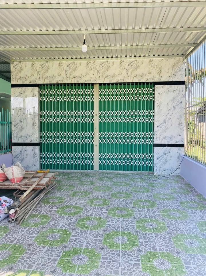 Nhà cấp 4 200m² tại Trung tâm Cần Giuộc giá 1.4 tỷ - Sổ hồng riêng, công chứng ngay!