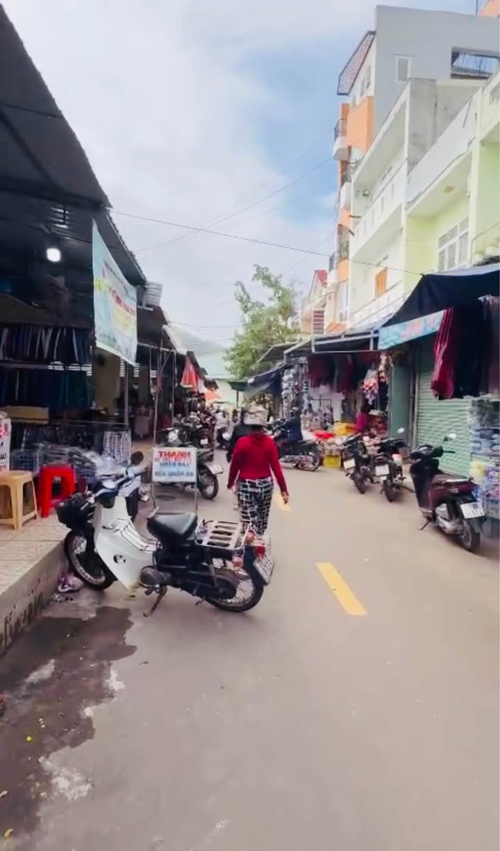 Nhà mặt tiền đường Thành Thái 52m² giá 4.5 tỷ - Kinh doanh thuận lợi!