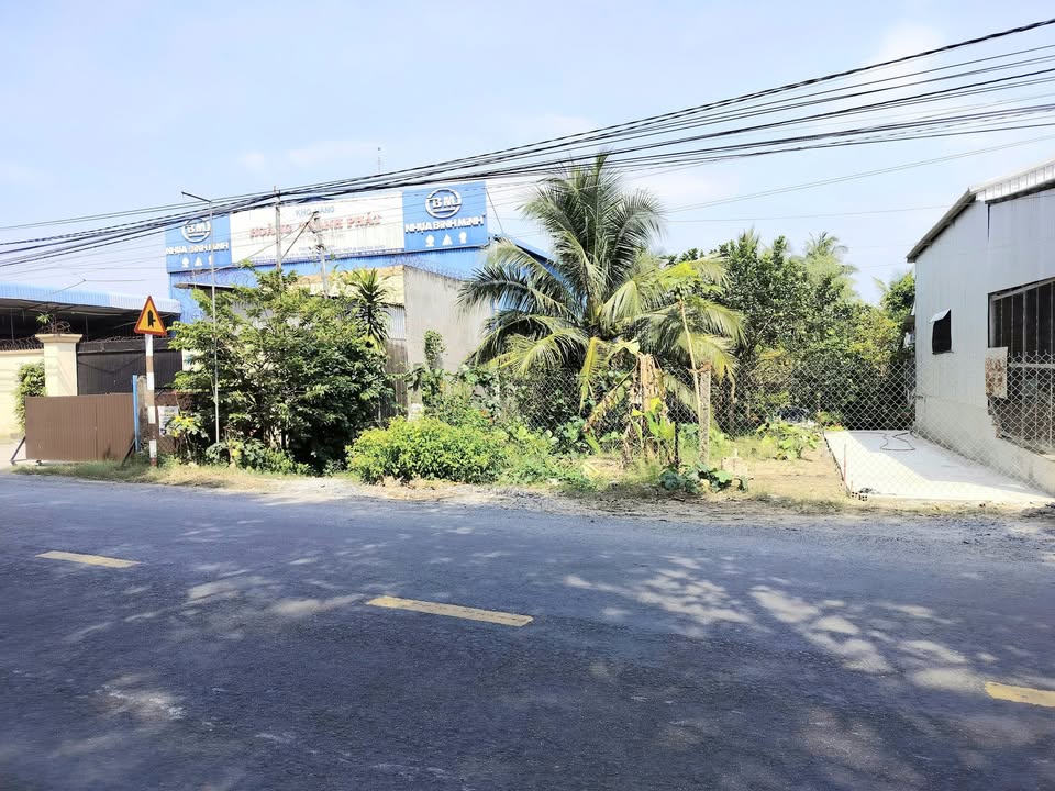 Đất 2 mặt tiền đường Huyện lộ 173, Bến Tre 555m² giá 3.2 tỷ - Cơ hội đầu tư tuyệt vời!