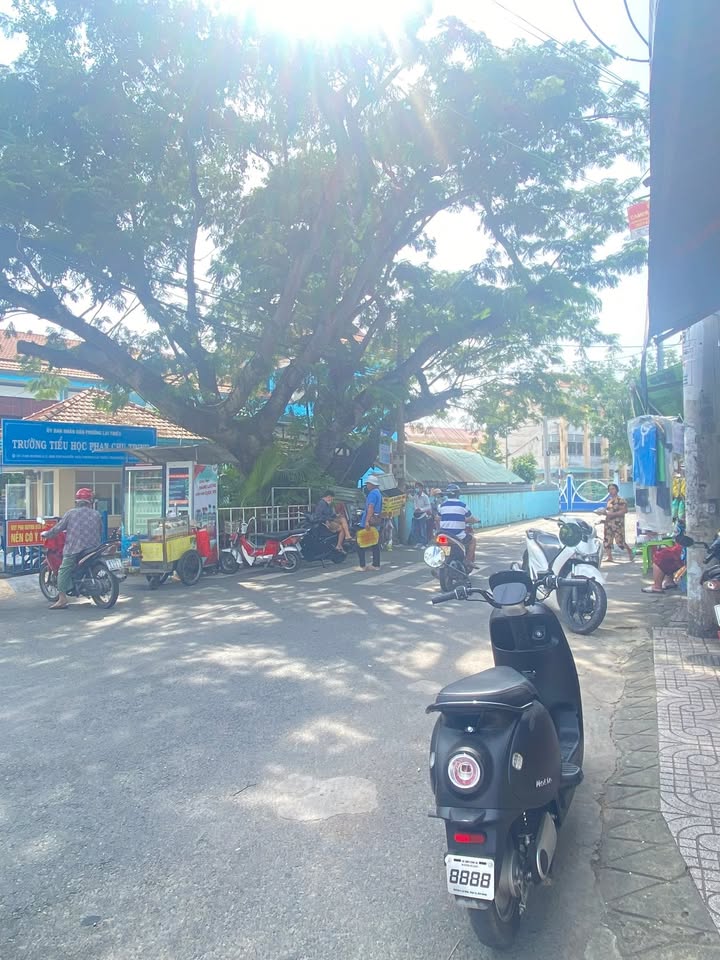 Cho thuê nhà mặt tiền đường 3 Tháng 2, Bình Dương 110m² - Kinh doanh sầm uất!