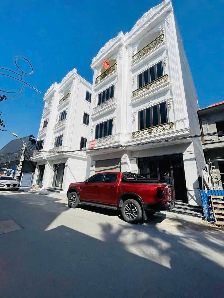 Nhà Mặt Đường Hàng Tổng 48m² giá 5.39 tỷ - Kinh doanh thuận lợi!