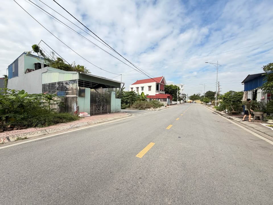 Chung cư Lương Quán, An Dương 97m² giá 3 tỷ - Không quy hoạch, tiện ích đầy đủ!