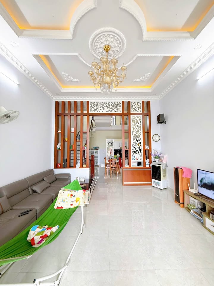 Cho thuê nhà mặt tiền đường Phạm Ngũ Lão 150m² giá 10 triệu - Full nội thất, tiện nghi