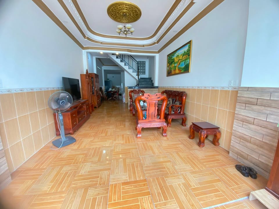 Nhà Gò Vấp 76m² giá 9 tỷ - Hẻm xe hơi, tiện nghi đầy đủ!