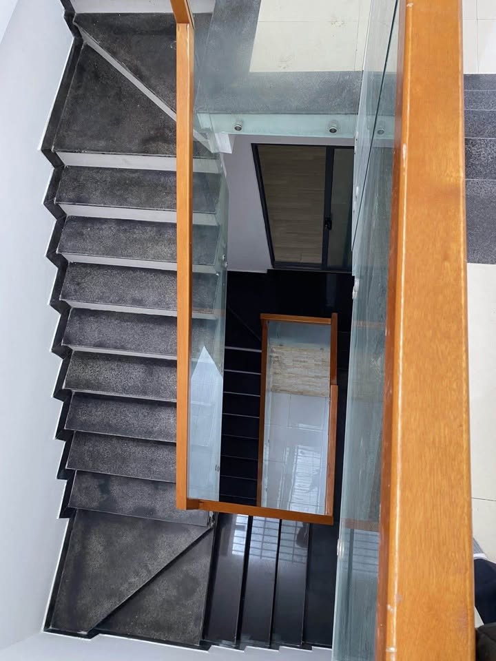 Nhà 3 tầng đường Bàu Năng 12, Đà Nẵng, 90m² giá 6.6 tỷ - Thiết kế hiện đại, sổ đỏ chính chủ!