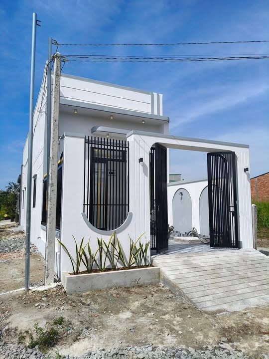 Nhà đẹp 2 mặt tiền phường Long Hoa Tây Ninh 95m² giá 980 triệu - Sẵn sàng vào ở ngay!