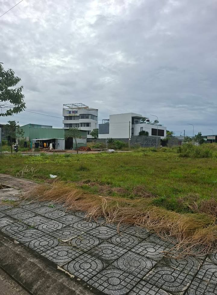 Đất Long Hương Bà Rịa 117m² giá 2.5 tỷ - Lô góc 2 mặt tiền đường nhựa