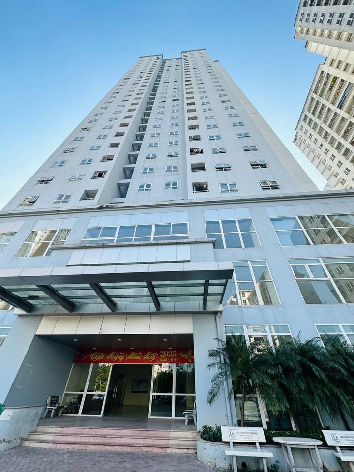 Căn hộ CC Nam Trung Yên Cầu Giấy 76m² giá 7 tỷ - Sẵn sàng vào ở với nội thất mới!