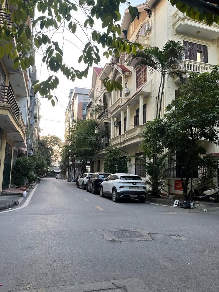 Nhà lô góc đẹp tại KĐT Đại Kim, Hoàng Mai, 50m² giá 22 tỷ - Đầu tư sinh lời!