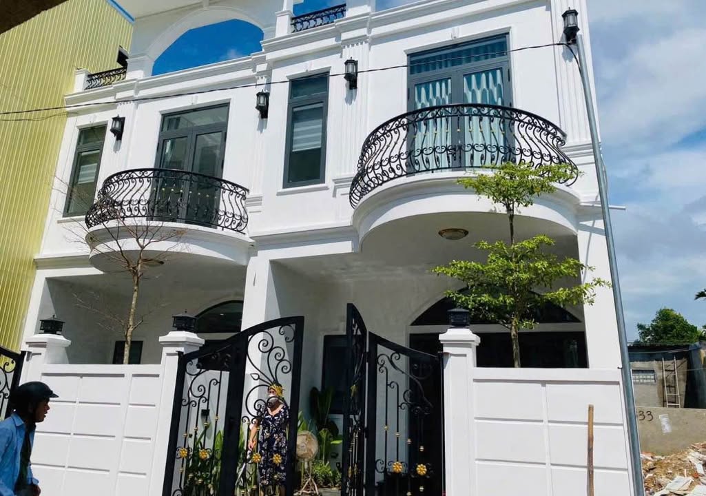 Biệt thự 2 tầng đường Phạm Bá Nguyên, phường Mỹ Thượng, giá 2.7 tỷ - Sổ hồng chính chủ!