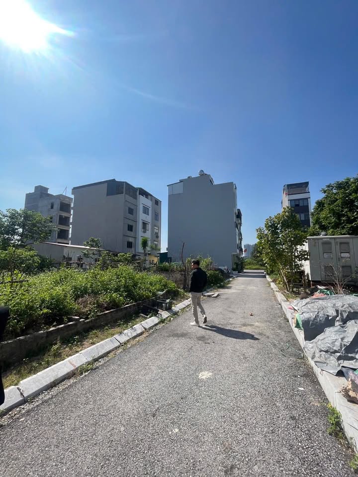 Đất phân lô Tái định cư Thượng Thanh 90m² giá 15 tỷ - Mặt tiền lý tưởng, sẵn sàng xây dựng!