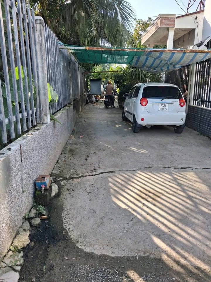 Nhà đẹp Long Phước 75m² giá 1.1 tỷ - Sát bên chợ thuận tiện!