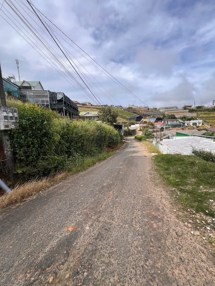 Bán lô đất mặt tiền đường lớn Xuân Trường, Đà Lạt 400m² giá 7.5 tỷ - Tiềm năng phát triển mạnh mẽ!