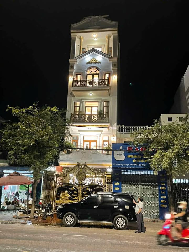 Nhà mặt tiền Hùng Vương Quy Nhơn 91m² giá 9 tỷ - Cơ hội kinh doanh đắc địa!