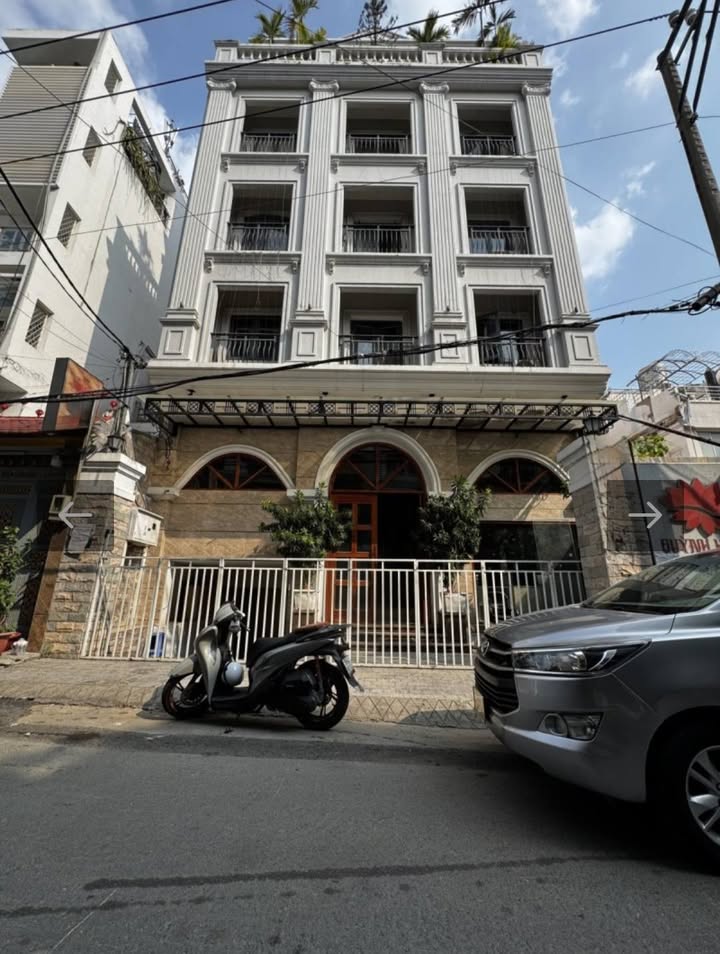 FrontHouse 215m² quận 10 giá 72 tỷ - Đầu tư sinh lời cao!