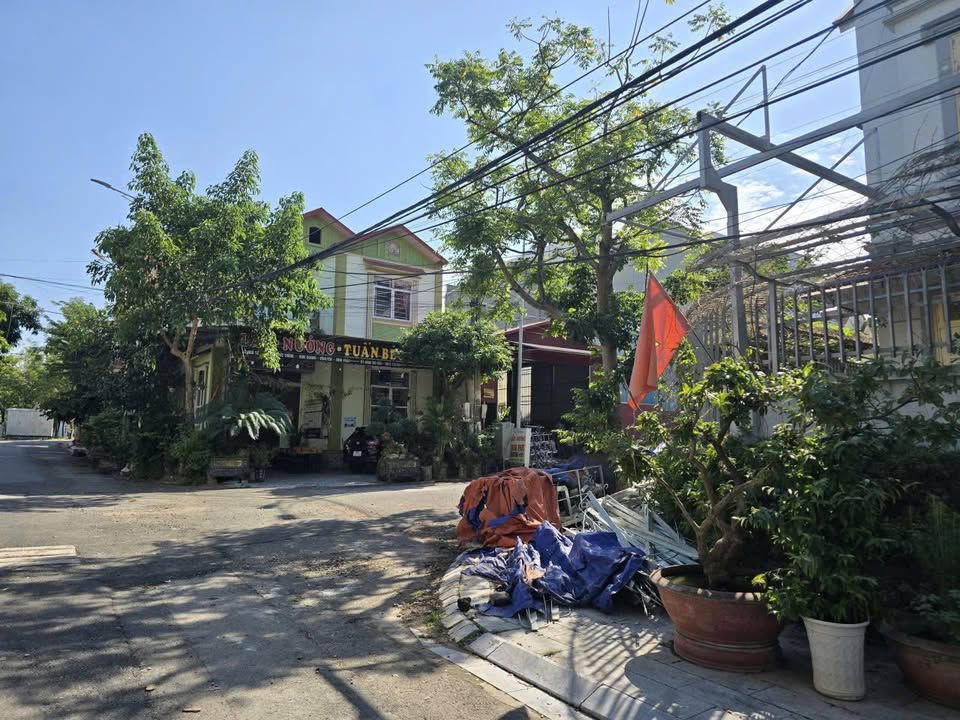 Nhà 2 tầng góc 2 mặt tiền Tôn Đức Thắng, Vĩnh Yên 144m² giá 10 tỷ - Sẵn sàng vào ở!