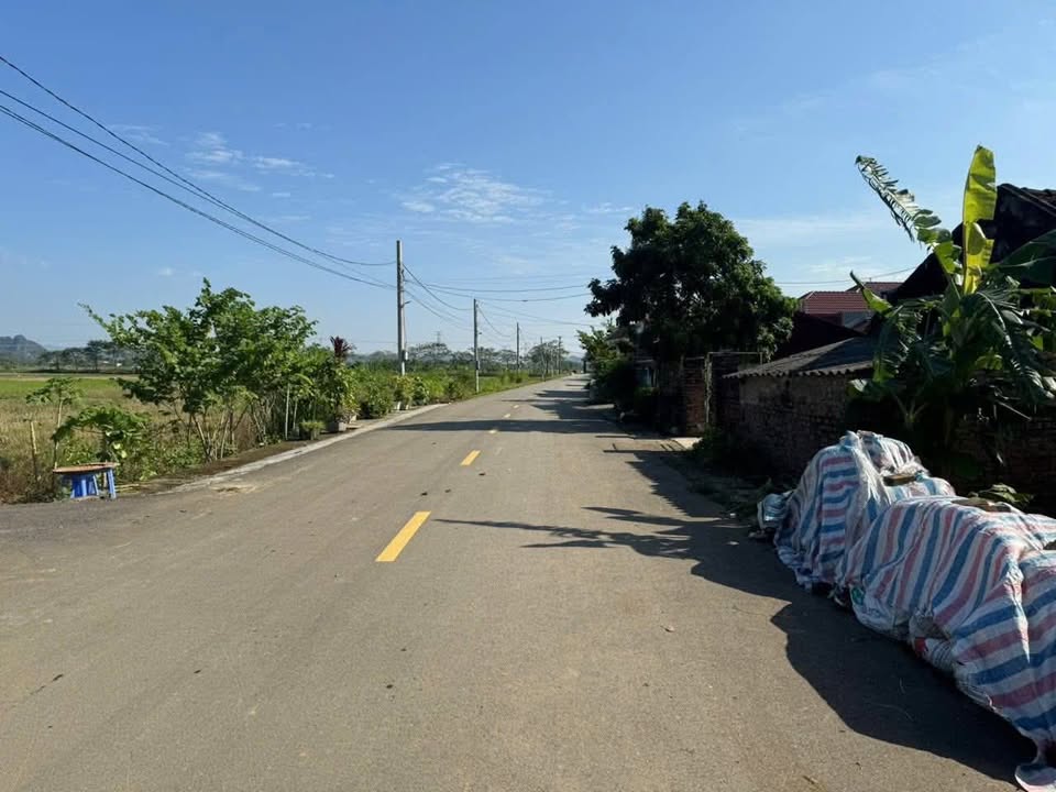 Lô đất 296m² Thôn Yên Ninh, Xã Yên Quang chỉ 2.1 tỷ - Giao thông thuận tiện!