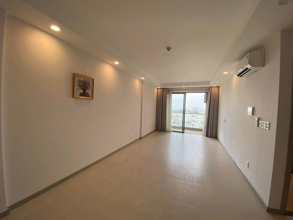 Căn hộ GoldView Bến Vân Đồn 78m² giá 15 triệu - Nhà trống, sẵn sàng vào ở!