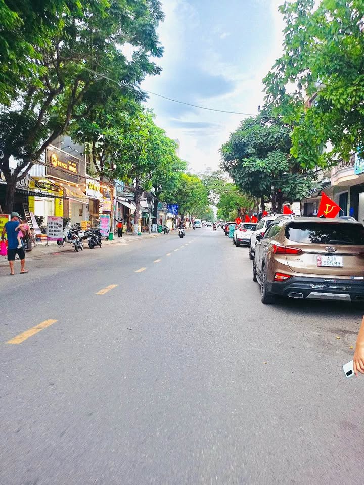 FrontHouse Hải Châu Đà Nẵng 180m² giá 7 tỷ - Đầu tư an toàn, kinh doanh hiệu quả!