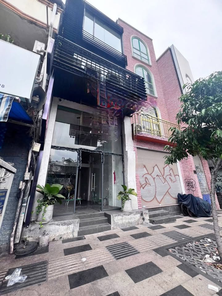 Cho thuê mặt tiền Lê Lai, Quận 1, 45m² - Thích hợp kinh doanh quán cà phê, lounge!