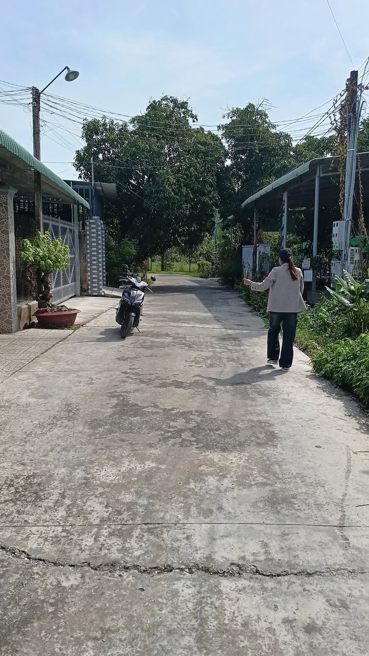 Đất nền Bến Cầu 250m² giá 2.125 tỷ - Mặt tiền đường bê tông, gần trường học!