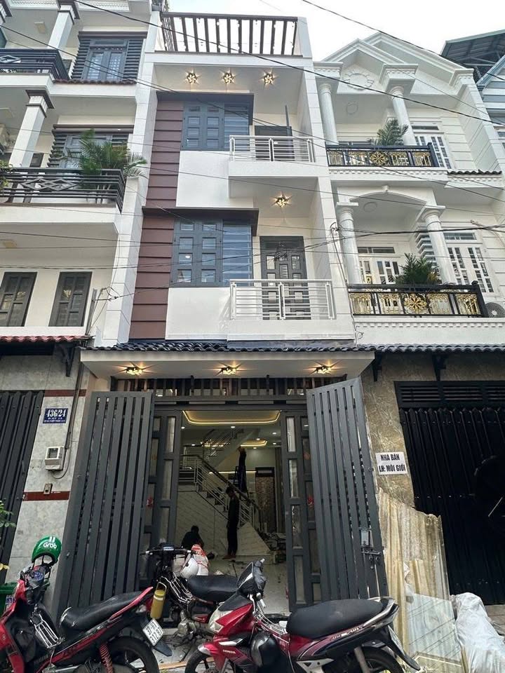 Nhà phố Tân Thới Hiệp, Quận 12, 52m² giá 5 tỷ - Hẻm VIP ô tô tránh, full nội thất!