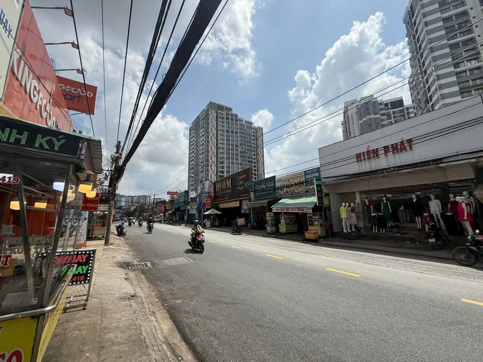 Nhà nguyên căn cho thuê mặt tiền đường Liên Phường, quận 9 - Giá chỉ 25 triệu/tháng!