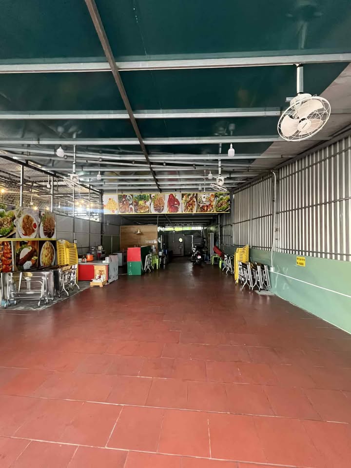 Cho thuê mặt bằng đường Hùng Vương Phan Thiết - Giá chỉ 7 triệu/tháng, có phòng ở lại!