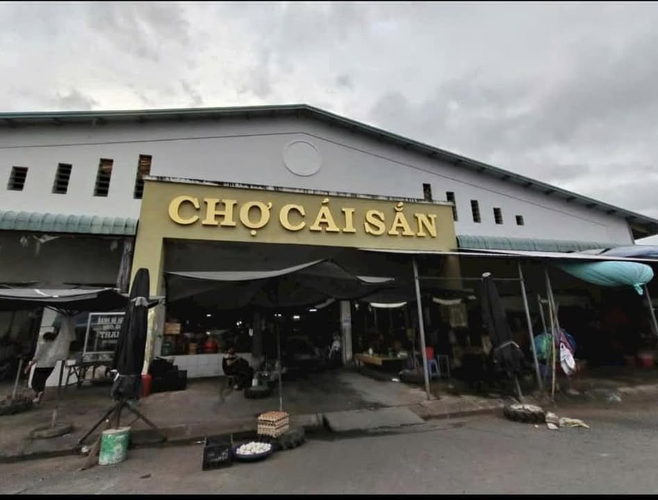 Đất nền khu dân cư chợ Cái Sắn, Long Xuyên 135m² giá 3.5 tỷ - Cơ hội đầu tư tốt!