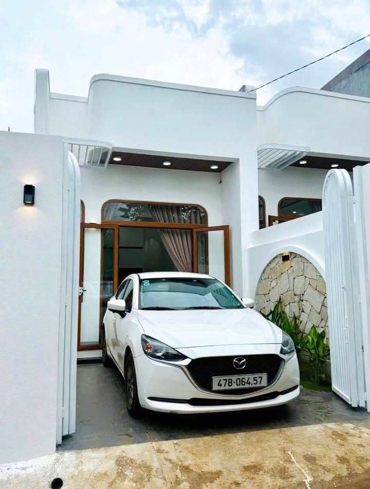 Nhà liền kề Tuệ Tĩnh Buôn Ma Thuột 80m² giá 2.95 tỷ - Thiết kế hiện đại, sẵn sàng ở ngay!