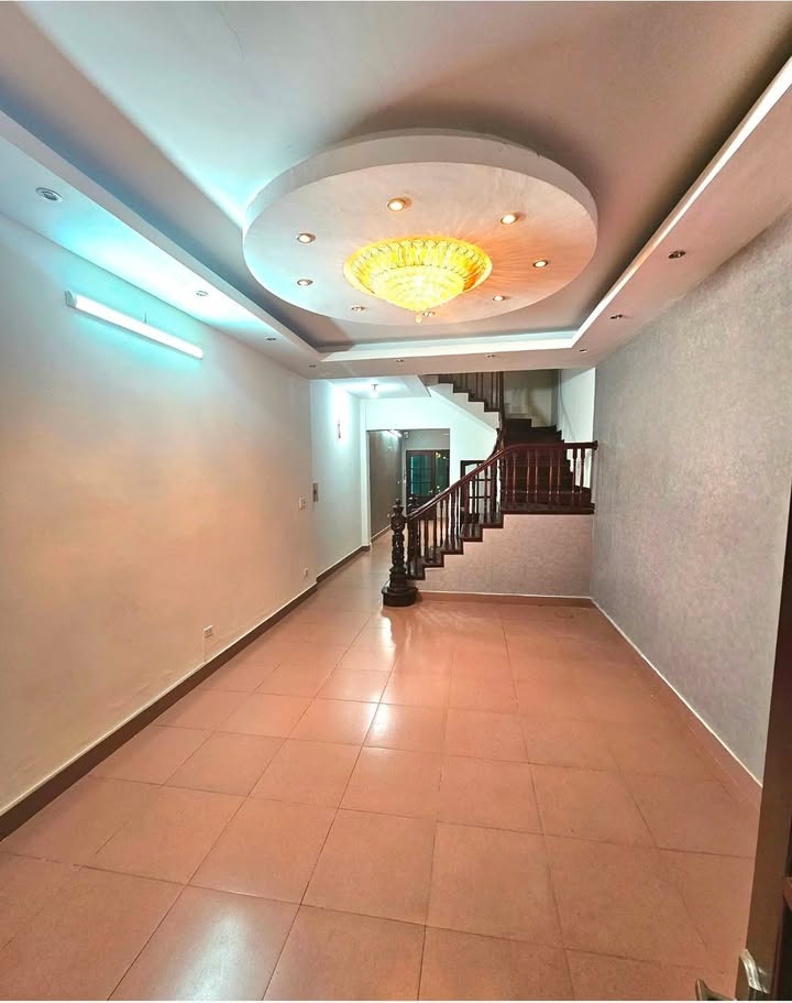 Nhà phân lô Văn Quán Hà Đông 100m² giá 20 triệu - Vị trí đắc địa, ô tô đỗ cửa!