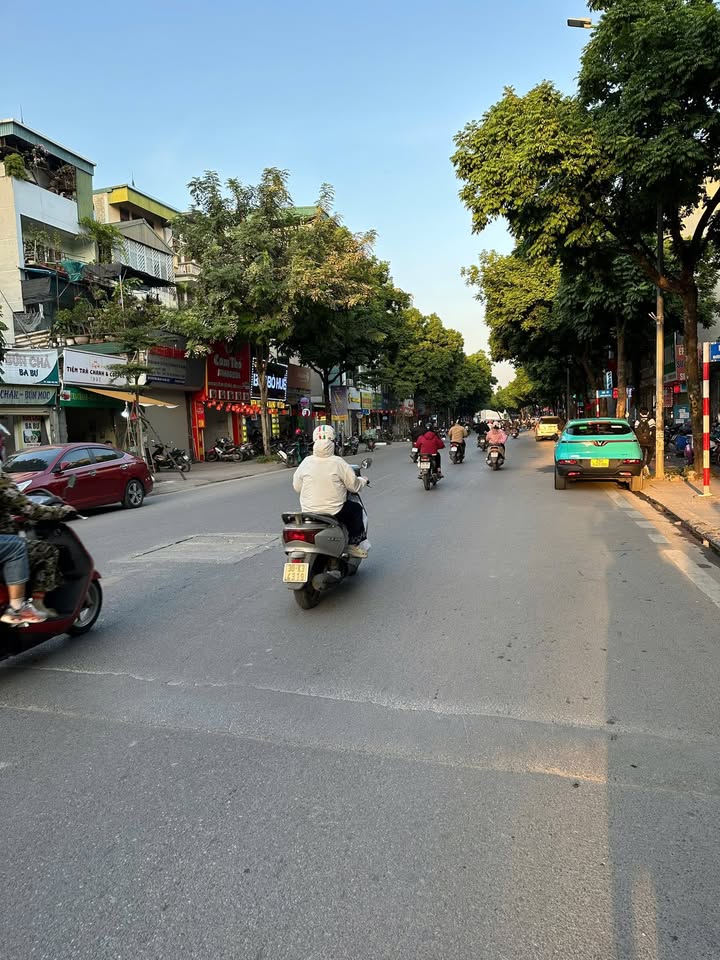 Nhà 3 tầng phố Thạch Bàn Long Biên 60m² giá 12 tỷ - Ô tô đỗ tận nơi!