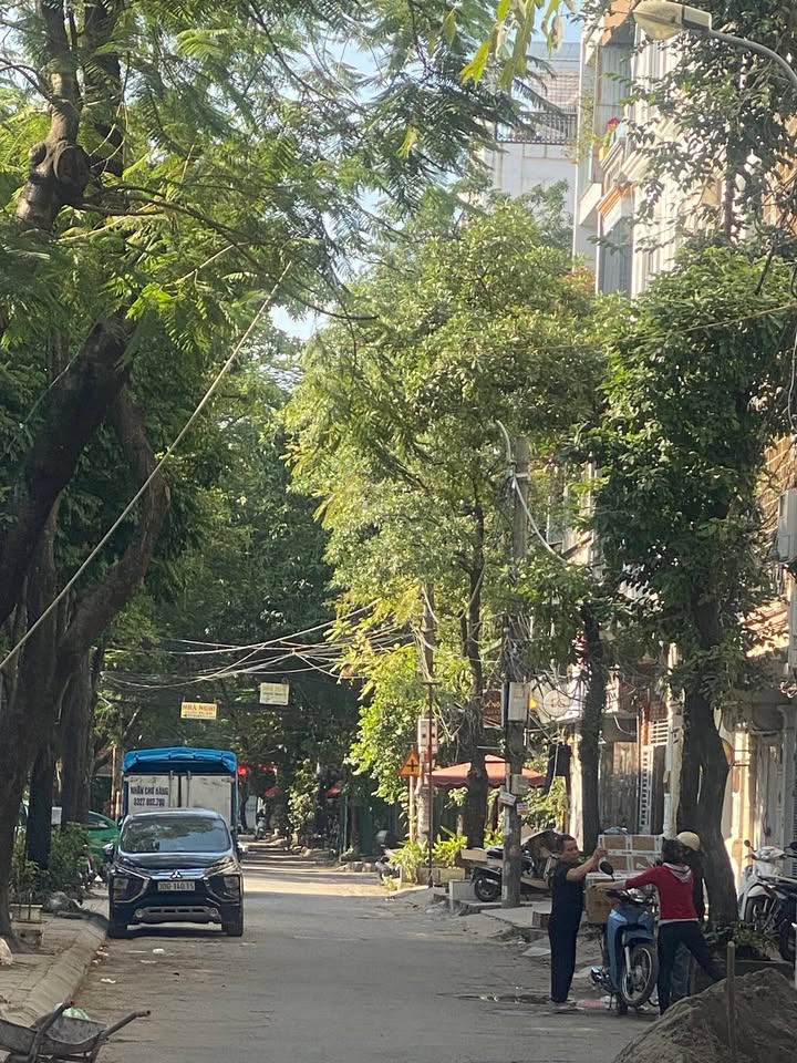 Cho thuê toà nhà văn phòng 3 tầng Đền Lừ 2, Hoàng Mai, 75m² - Mặt tiền 12m, giá 20 triệu/tháng!