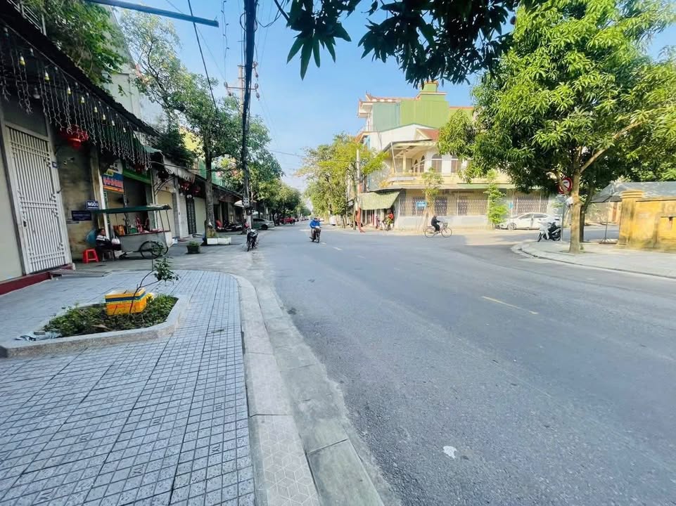 Nhà 2 tầng mặt đường Đặng Dung, Hà Tĩnh 80m² giá 4 tỷ - Đầu tư sinh lời!