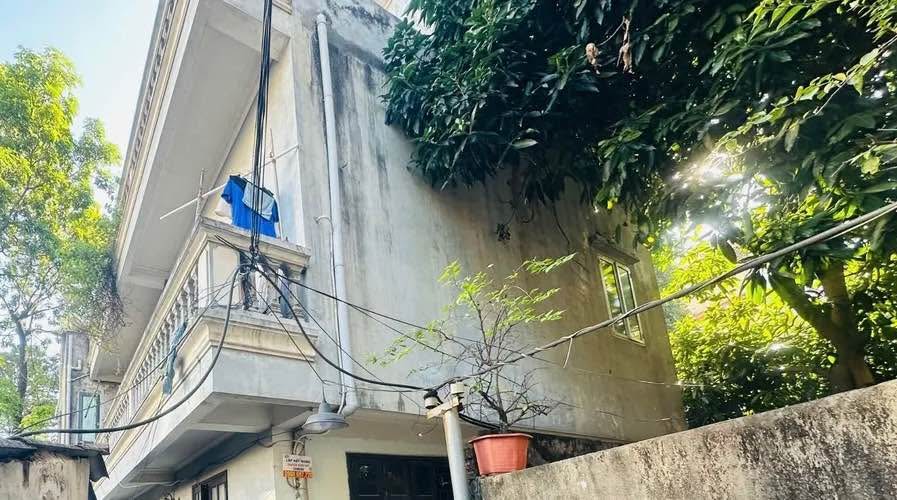 Đất lô góc Xuân Đỉnh 30.5m² giá 6.3 tỷ - Nhà 2 tầng cho thuê, pháp lý rõ ràng!