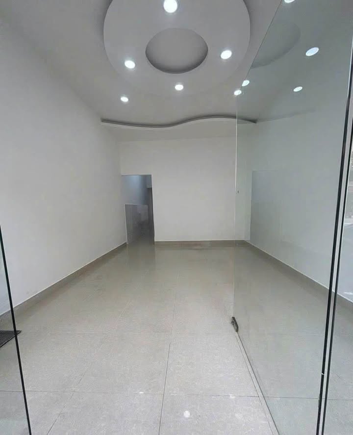 Nhà mặt tiền Hai Bà Trưng, Q1 - Diện tích 80m², phù hợp kinh doanh đa ngành!