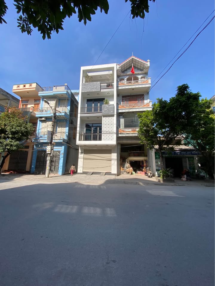 Nhà phố Tiền Phong Thái Bình 88m² giá thỏa thuận - Thiết kế hiện đại, kinh doanh sầm uất!