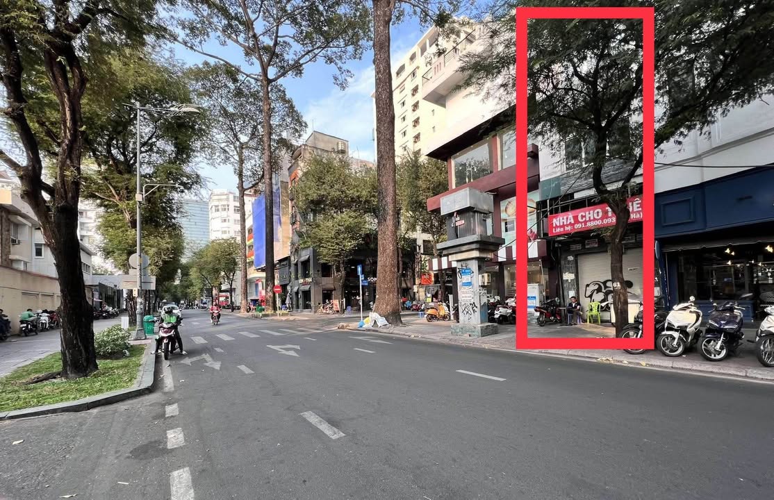 Cho thuê nhà mặt tiền Lê Thánh Tôn, Quận 1 - Giá 98.4 triệu/tháng, vị trí đắc địa!