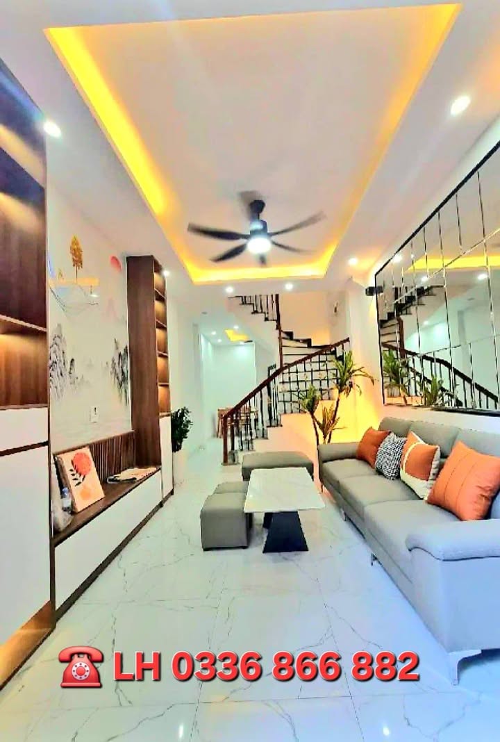 Nhà đẹp Thạch Bàn, Long Biên 50m² giá 9 tỷ - Vị trí kim cương, ô tô đỗ cửa!