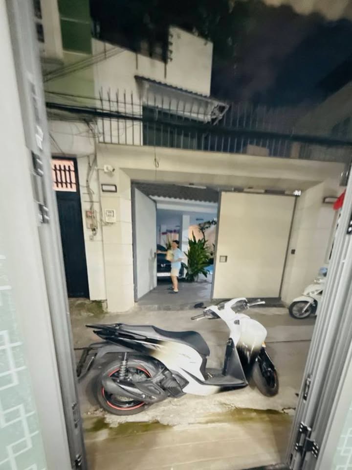 Nhà 4 tầng Hẻm 482 Lê Quang Định, Bình Thạnh 72m² giá 4.48 tỷ - Sổ đỏ chính chủ, hẻm xe hơi