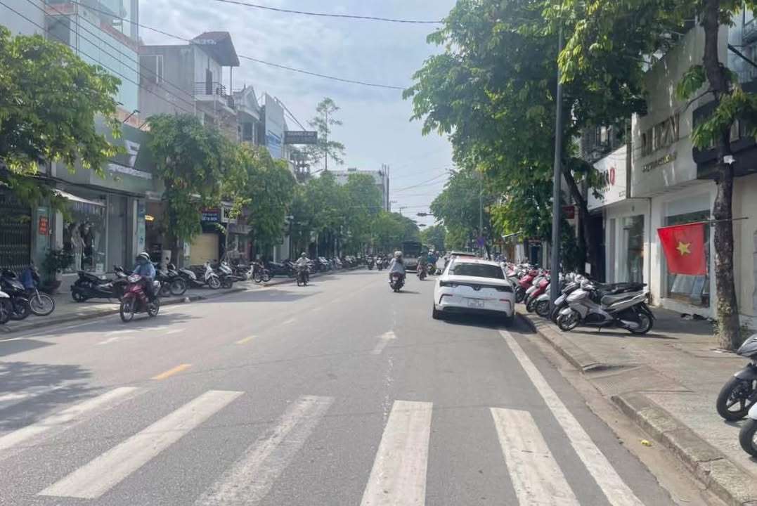 Đất kiệt ô tô Trường Chinh Huế 77m² giá 3.1 tỷ - Vị trí trung tâm thuận tiện!
