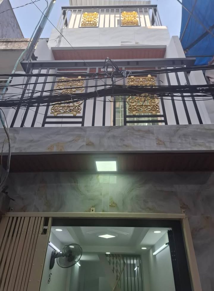 Nhà Hẻm Bình Tiên, Quận 6, 17m², Giá 2.25 tỷ - Khu dân cư an ninh, gần chợ!