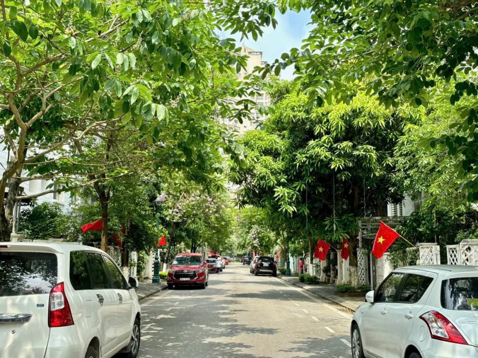 Nhà liền kề Splendora An Khánh 129m² giá 34.11 tỷ - Vị trí đẹp hiếm có!