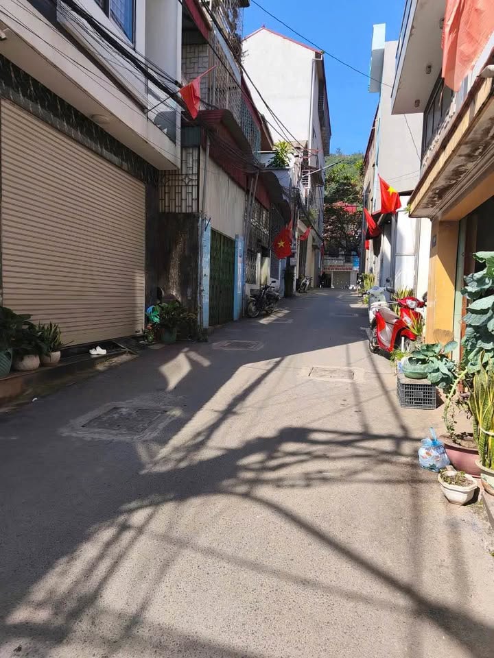 Bán đất kèm nhà tại phường Tô Hiệu, Sơn La 64m² - Đường rộng ô tô đỗ cửa!