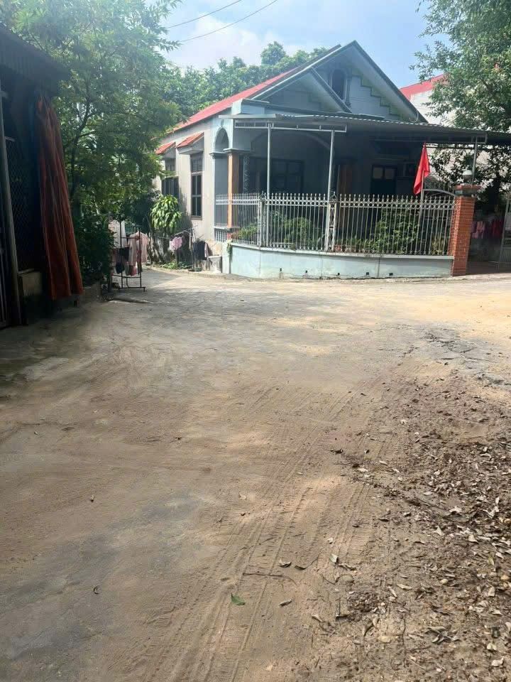 Đất nền Phường Âu Cơ, Phú Thọ 100m² giá thỏa thuận - Mặt đường ô tô tránh