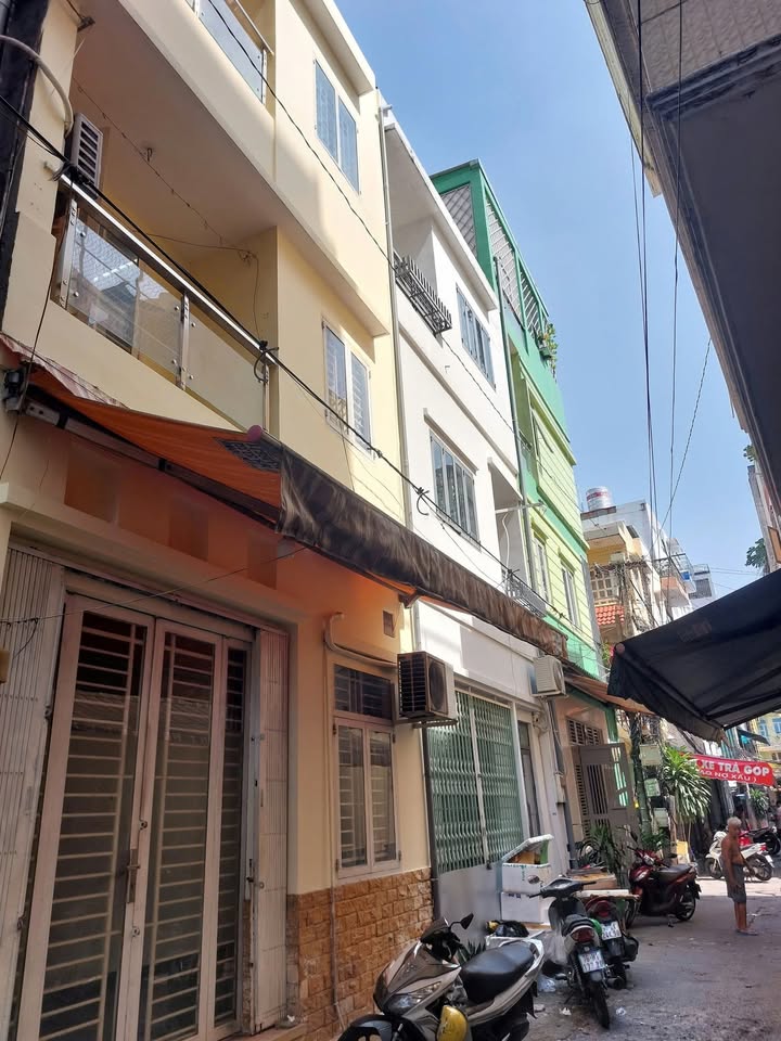 Nhà riêng Lê Hồng Phong Quận 10 30m² giá 8.5 tỷ - Pháp lý rõ ràng