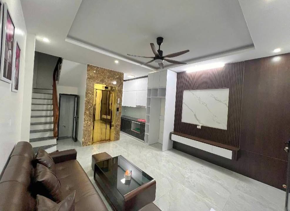 Nhà phố Minh Khai 36m² giá 9 tỷ - Hàng xóm Time City thuận tiện!