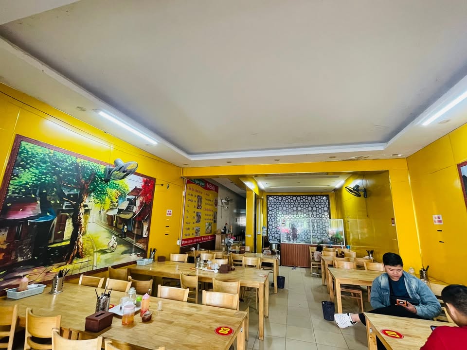 Mặt bằng 2 tầng đường Nguyễn Thái Học 120m² giá 11 triệu - Thích hợp quán ăn, nhậu!