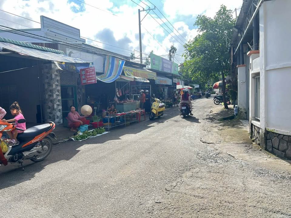 Nhà mặt tiền Trần Quang Diệu, Bình Thủy, 25m² - Kinh doanh thuận lợi!