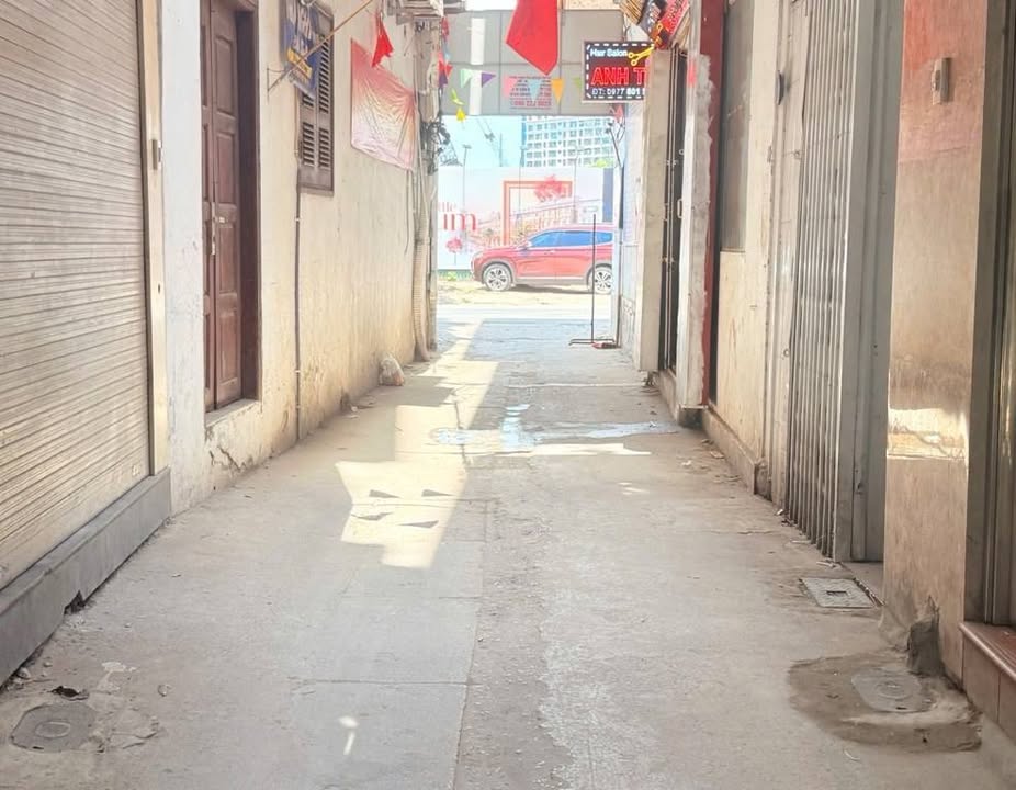 Nhà lô góc Ngọc Khánh Ba Đình 40m² giá 13 tỷ - Đầy đủ tiện ích xung quanh!